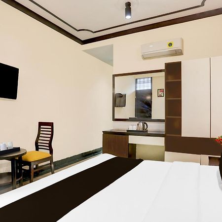 Super Townhouse Sushant Lok Phase 1 Formerly Hotel Neven Gurgaon Exterior photo