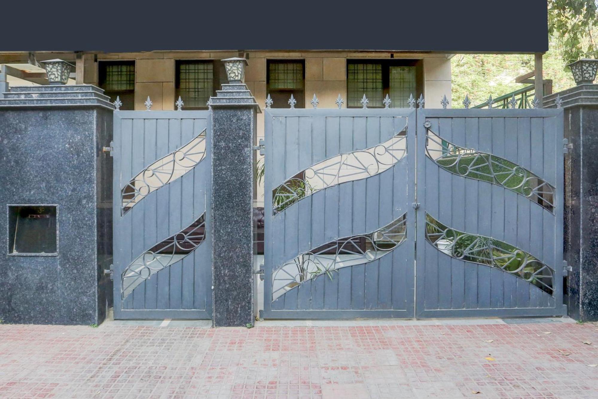 Super Townhouse Sushant Lok Phase 1 Formerly Hotel Neven Gurgaon Exterior photo